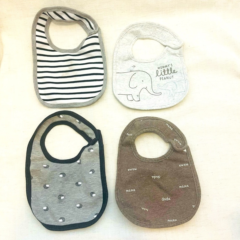 Carter’s little baby basics 4 Pack bib set preloved 💕